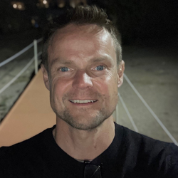Profile picture for user Ian Storey